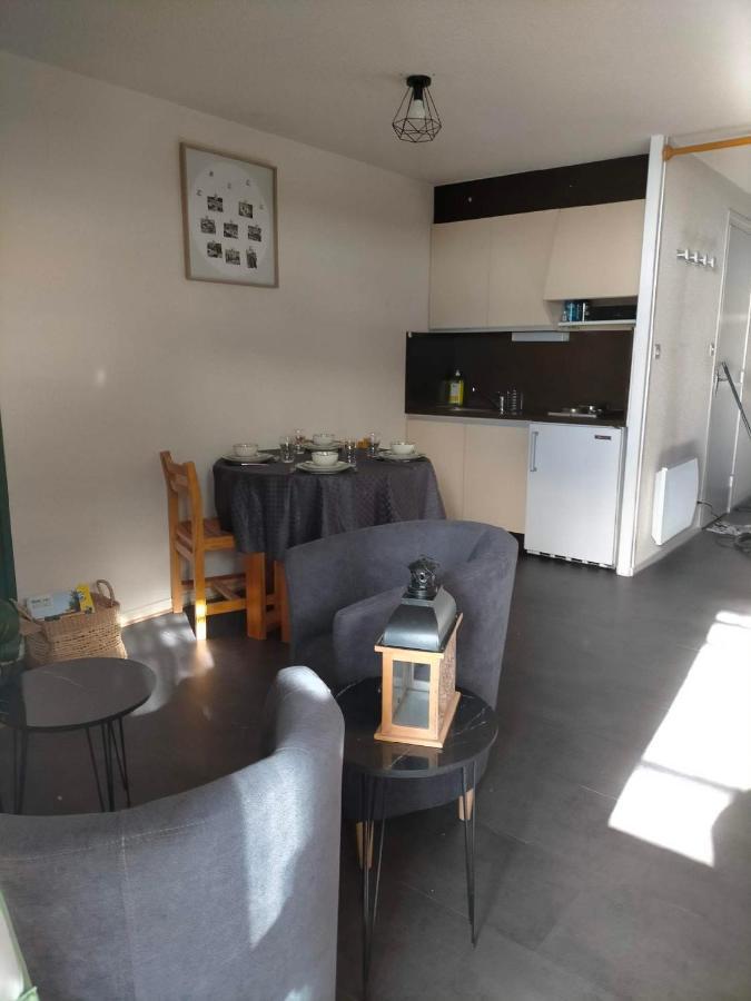 Situe En Plein Centre A Deux Pas Des Pistes. Besse-et-Saint-Anastaise